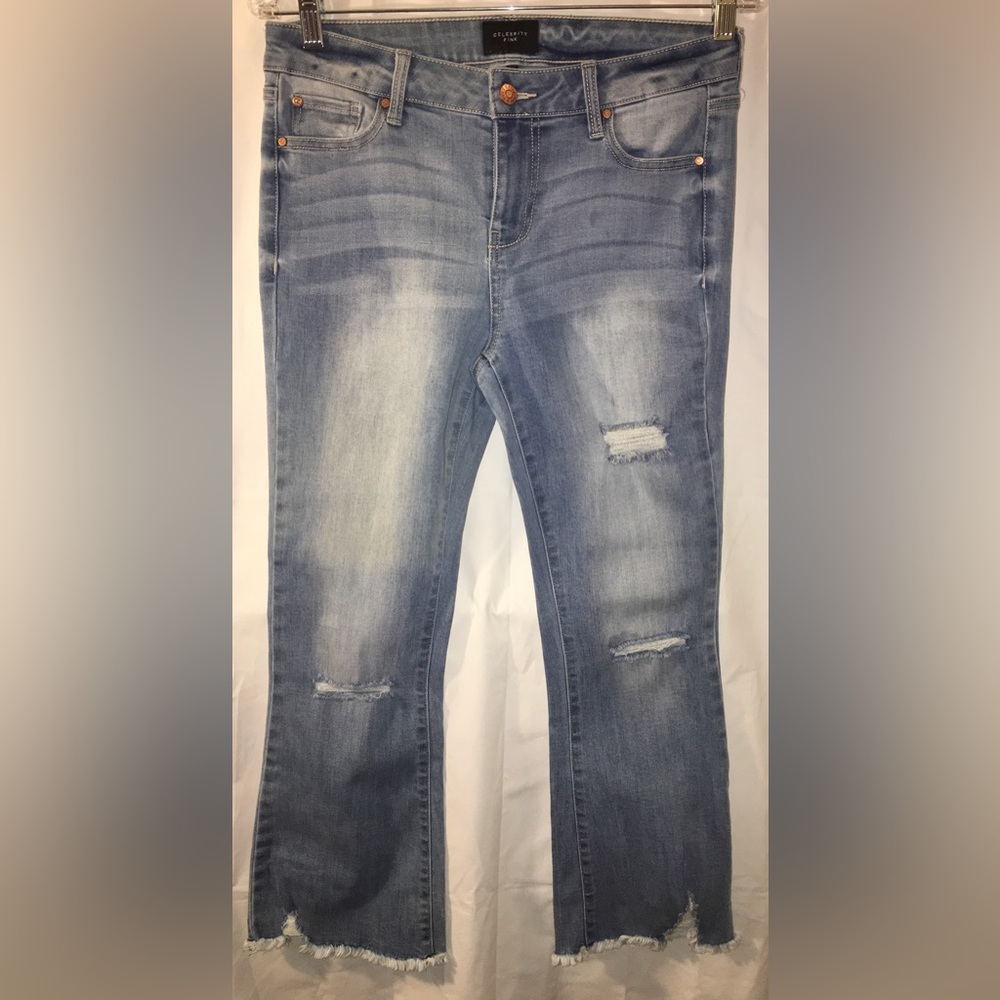 Celebrity Pink Crop Frayed Jeans (7) Lt Blue Faded